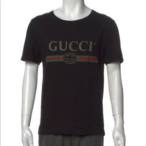 Gucci 2017 Oversize logo T shirt Size xs..